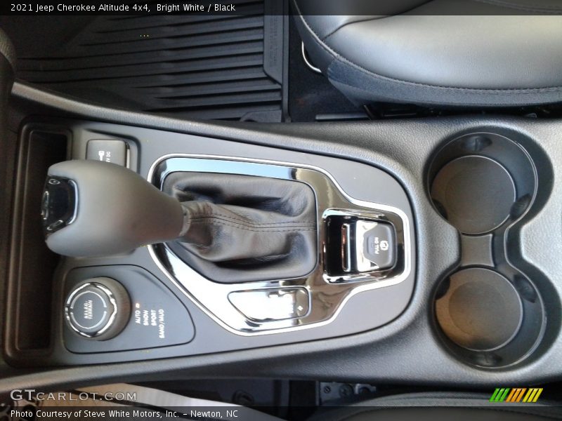 Bright White / Black 2021 Jeep Cherokee Altitude 4x4
