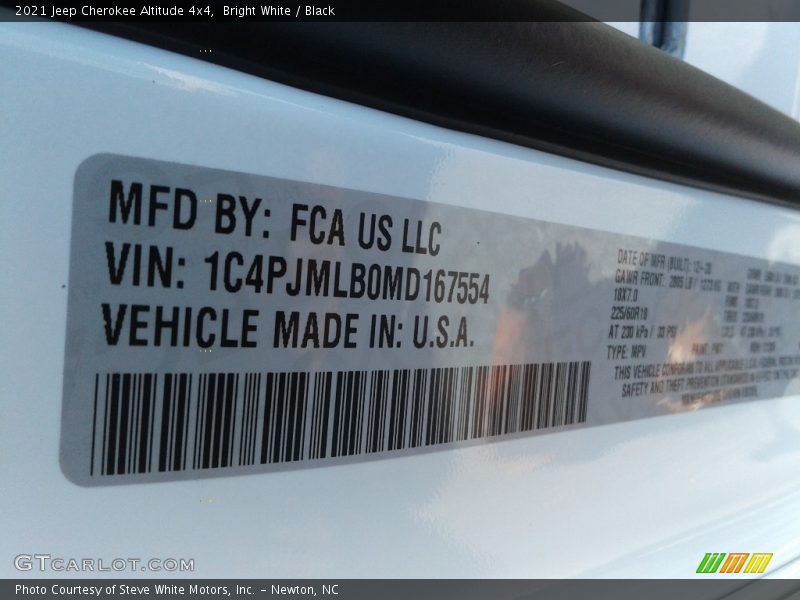 Bright White / Black 2021 Jeep Cherokee Altitude 4x4