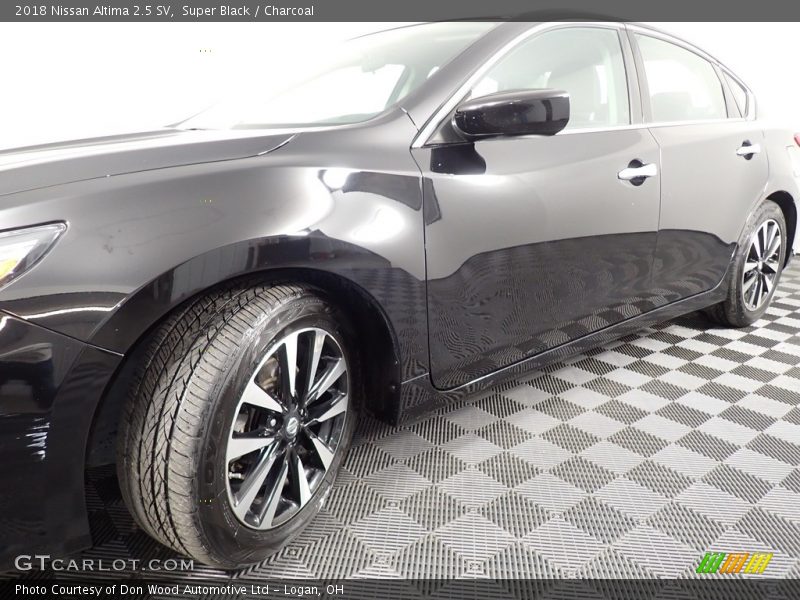 Super Black / Charcoal 2018 Nissan Altima 2.5 SV