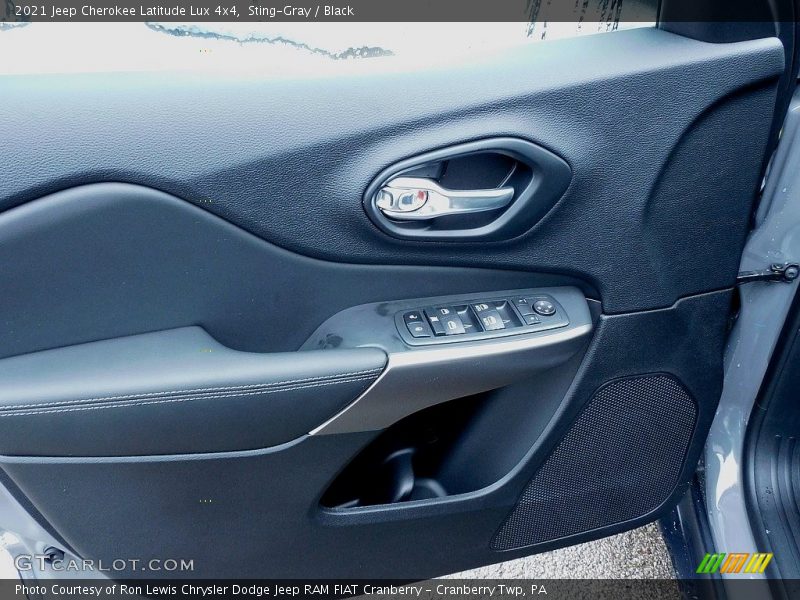 Sting-Gray / Black 2021 Jeep Cherokee Latitude Lux 4x4