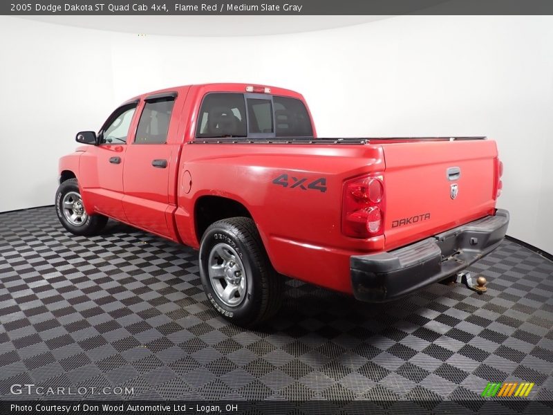 Flame Red / Medium Slate Gray 2005 Dodge Dakota ST Quad Cab 4x4