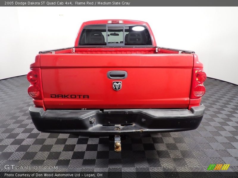Flame Red / Medium Slate Gray 2005 Dodge Dakota ST Quad Cab 4x4