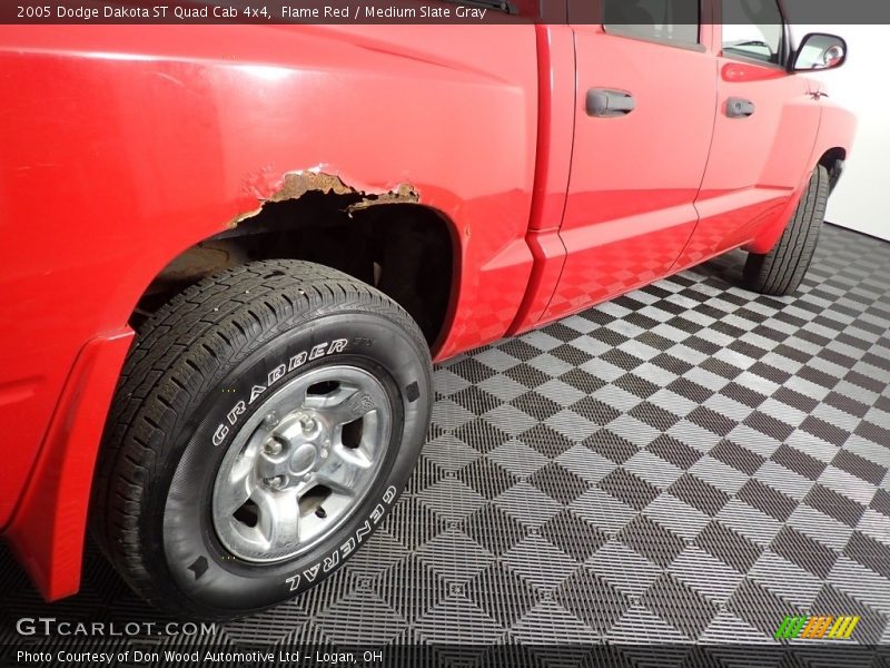 Flame Red / Medium Slate Gray 2005 Dodge Dakota ST Quad Cab 4x4
