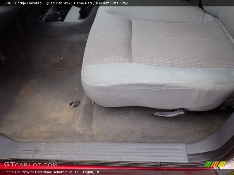 Flame Red / Medium Slate Gray 2005 Dodge Dakota ST Quad Cab 4x4