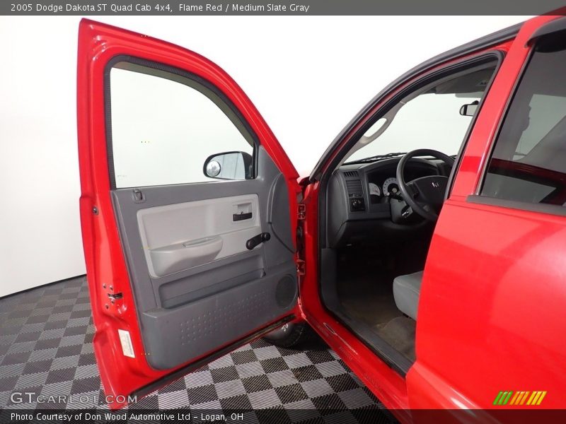 Flame Red / Medium Slate Gray 2005 Dodge Dakota ST Quad Cab 4x4