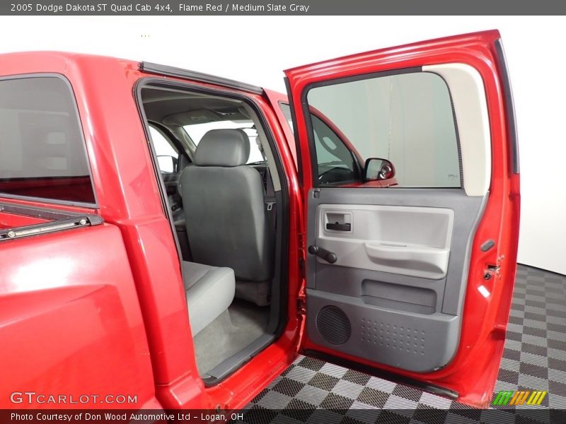 Flame Red / Medium Slate Gray 2005 Dodge Dakota ST Quad Cab 4x4
