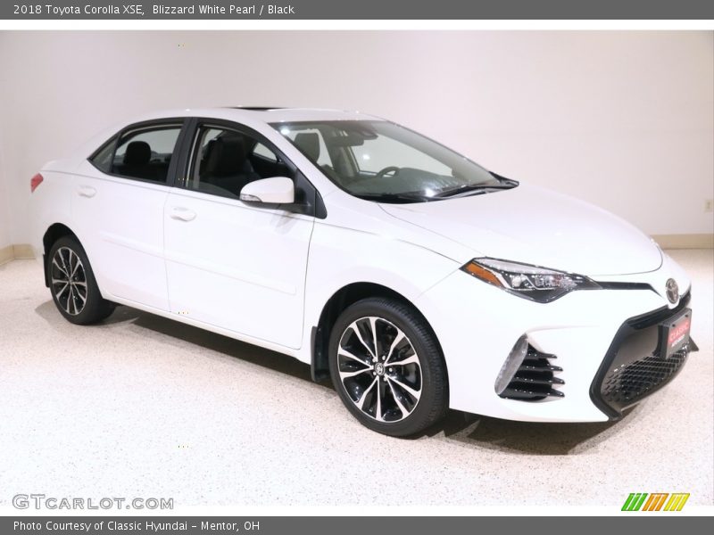 Blizzard White Pearl / Black 2018 Toyota Corolla XSE