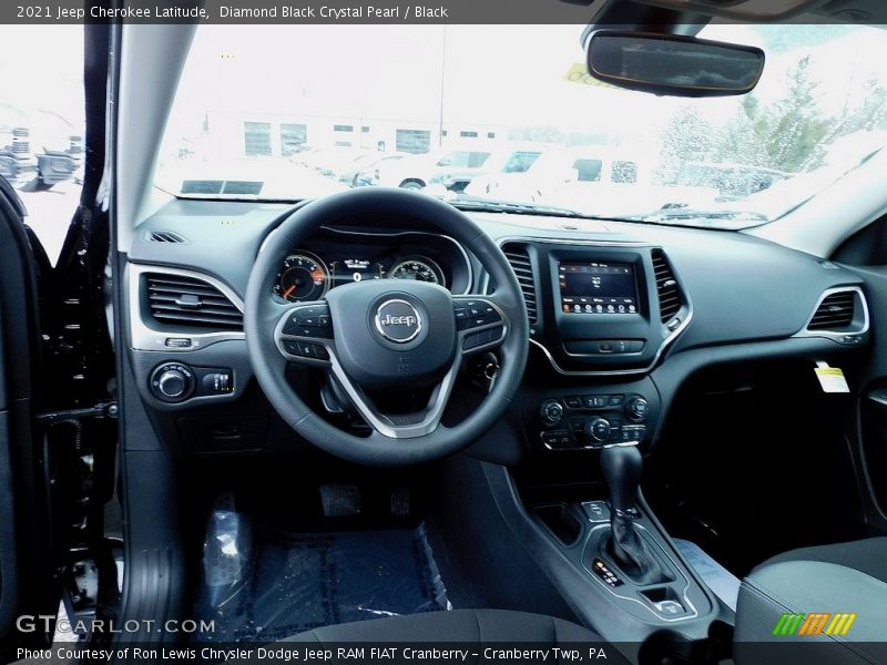 Diamond Black Crystal Pearl / Black 2021 Jeep Cherokee Latitude