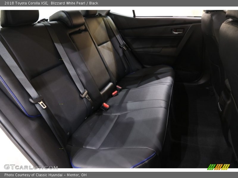 Blizzard White Pearl / Black 2018 Toyota Corolla XSE