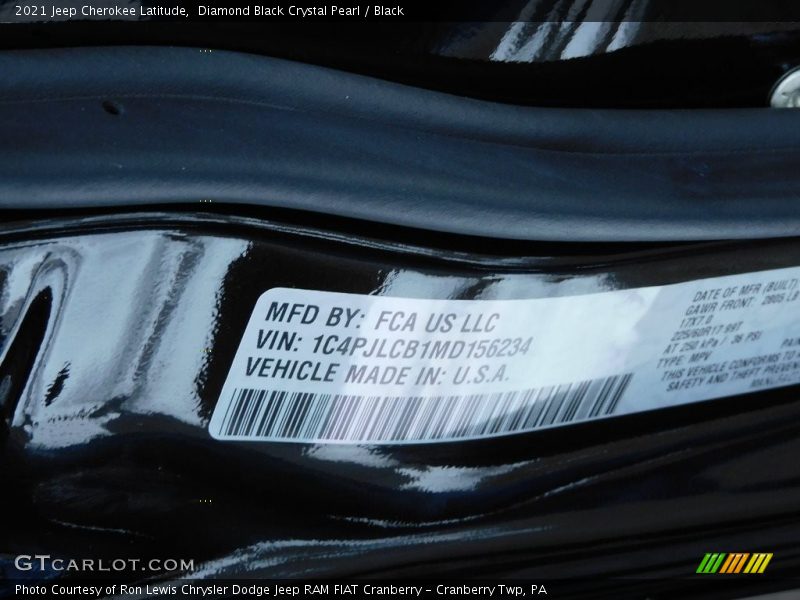 Diamond Black Crystal Pearl / Black 2021 Jeep Cherokee Latitude