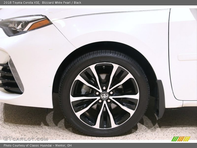 Blizzard White Pearl / Black 2018 Toyota Corolla XSE