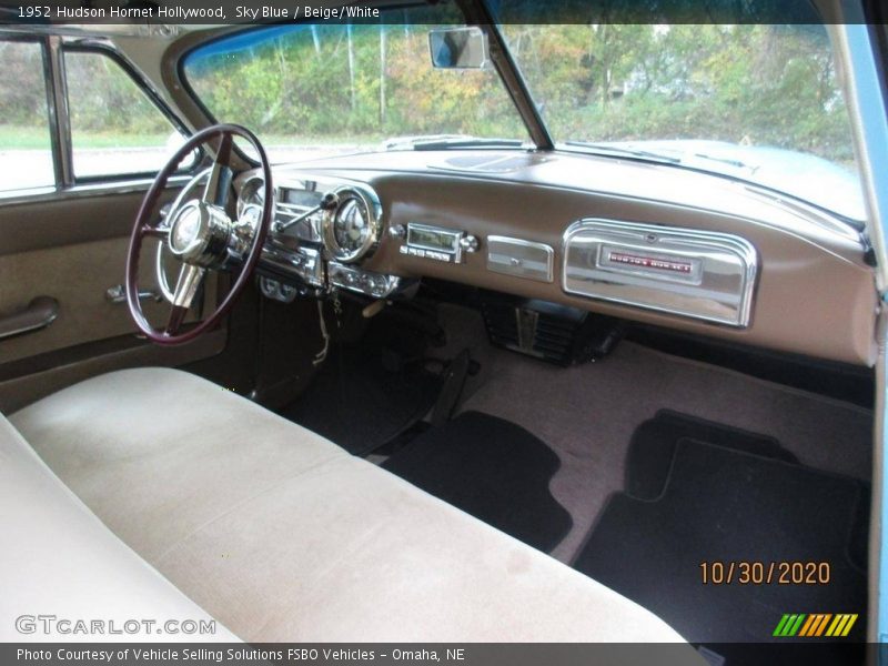 Dashboard of 1952 Hornet Hollywood
