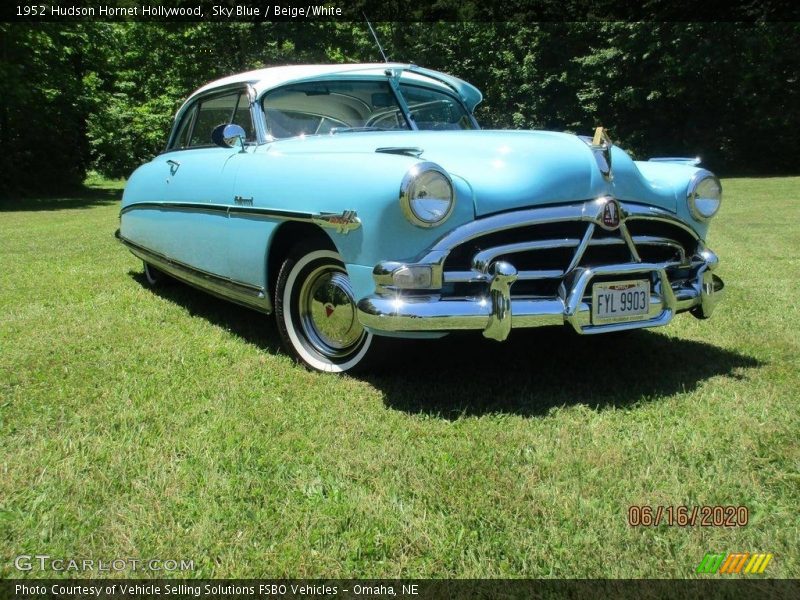 Front 3/4 View of 1952 Hornet Hollywood