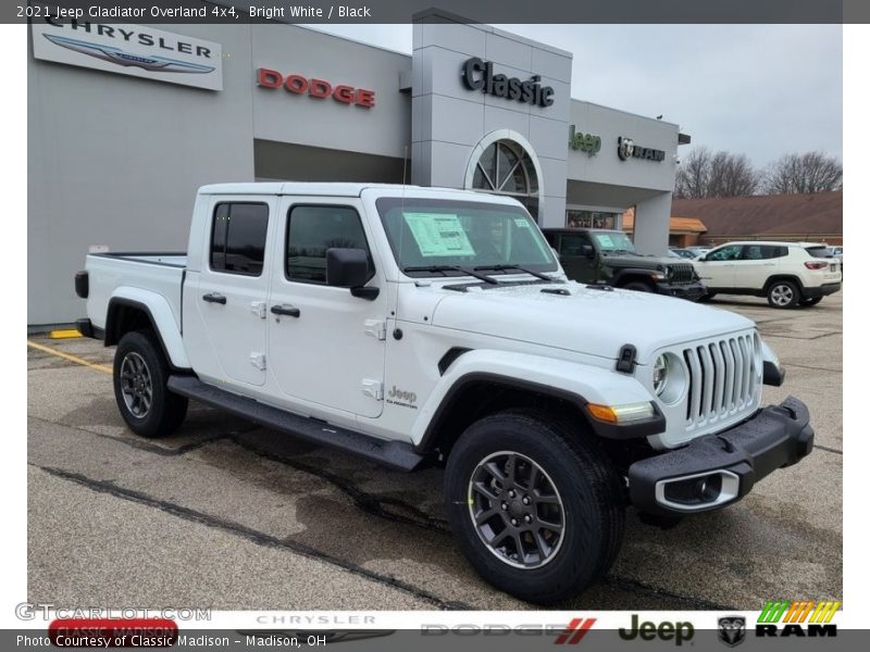 Bright White / Black 2021 Jeep Gladiator Overland 4x4
