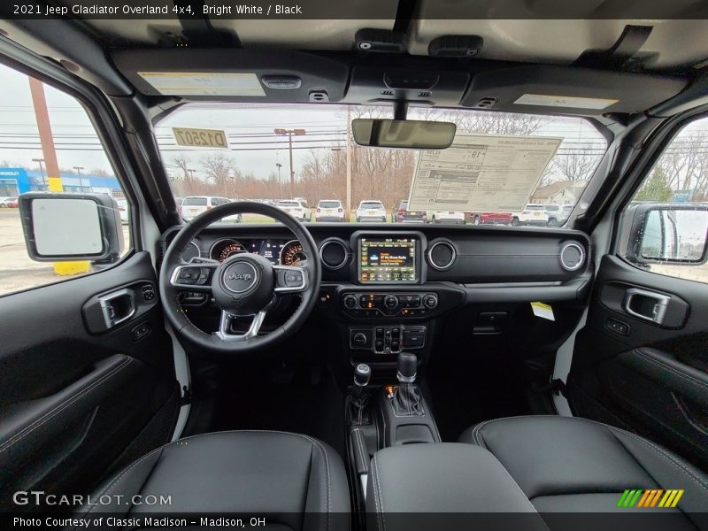 Bright White / Black 2021 Jeep Gladiator Overland 4x4