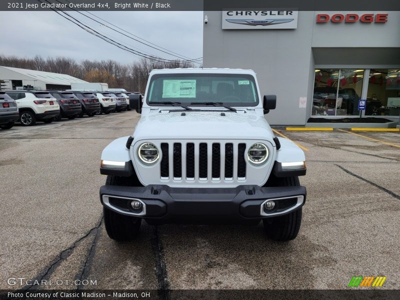 Bright White / Black 2021 Jeep Gladiator Overland 4x4