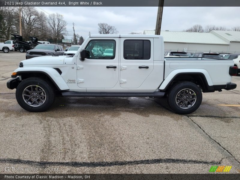 Bright White / Black 2021 Jeep Gladiator Overland 4x4