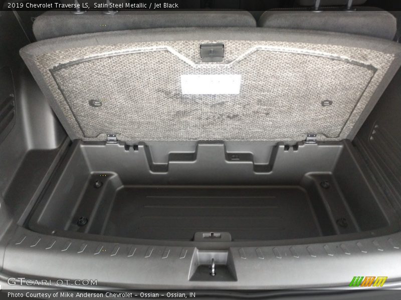 Satin Steel Metallic / Jet Black 2019 Chevrolet Traverse LS