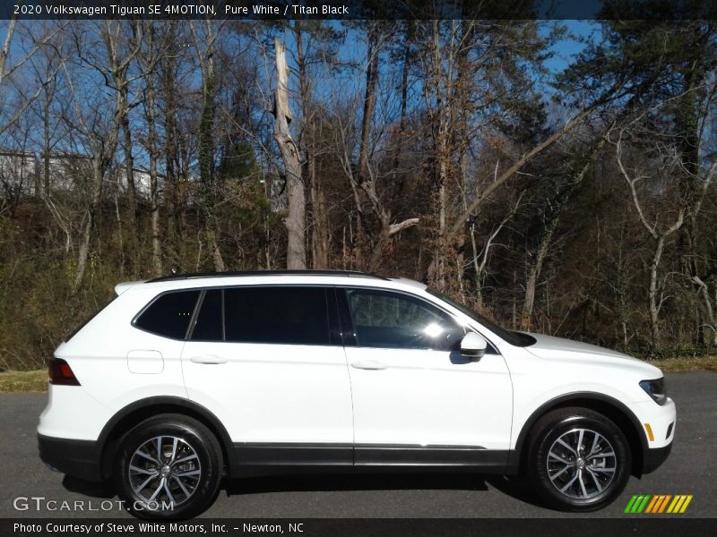 Pure White / Titan Black 2020 Volkswagen Tiguan SE 4MOTION
