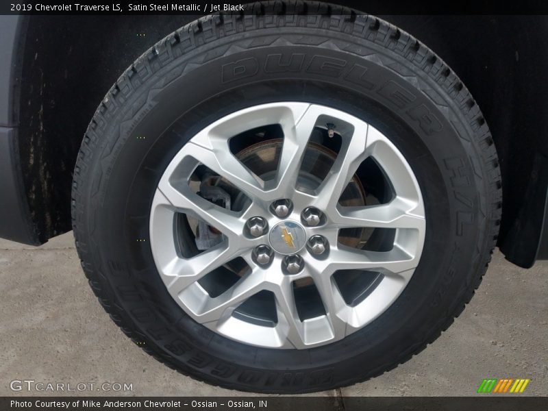 Satin Steel Metallic / Jet Black 2019 Chevrolet Traverse LS
