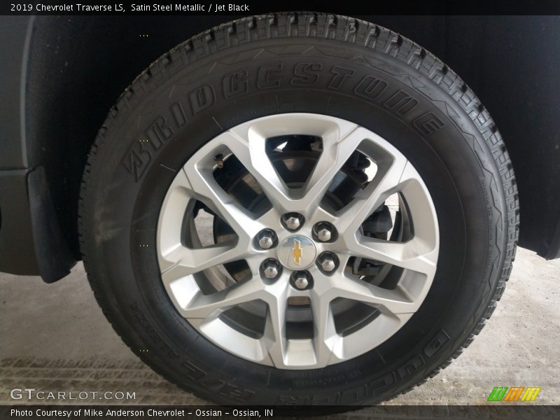 Satin Steel Metallic / Jet Black 2019 Chevrolet Traverse LS