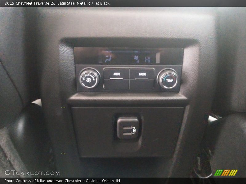 Satin Steel Metallic / Jet Black 2019 Chevrolet Traverse LS