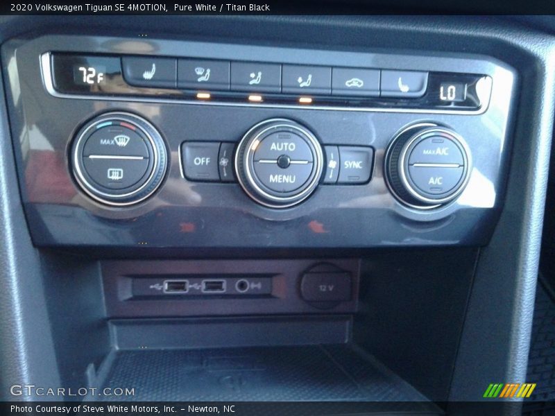 Pure White / Titan Black 2020 Volkswagen Tiguan SE 4MOTION