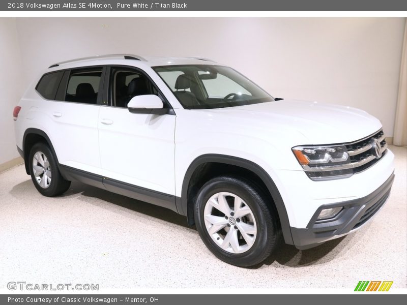 Pure White / Titan Black 2018 Volkswagen Atlas SE 4Motion