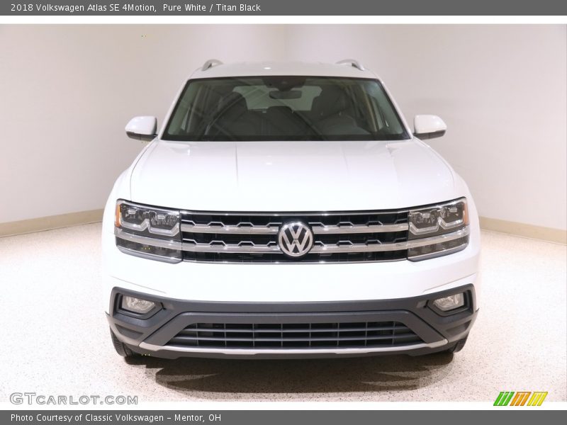 Pure White / Titan Black 2018 Volkswagen Atlas SE 4Motion