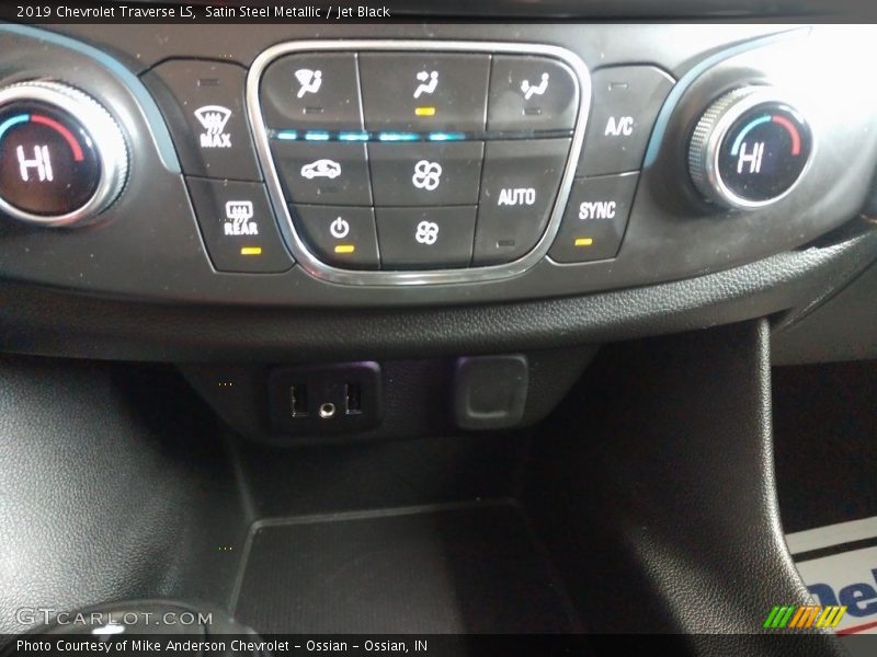 Satin Steel Metallic / Jet Black 2019 Chevrolet Traverse LS