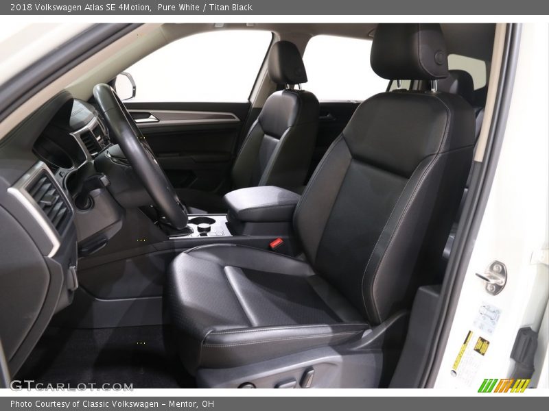 Pure White / Titan Black 2018 Volkswagen Atlas SE 4Motion