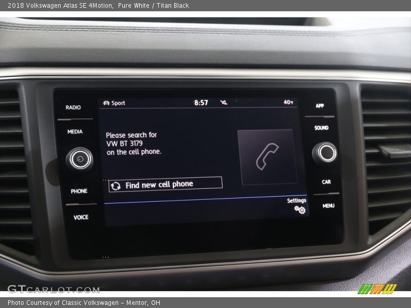 Pure White / Titan Black 2018 Volkswagen Atlas SE 4Motion