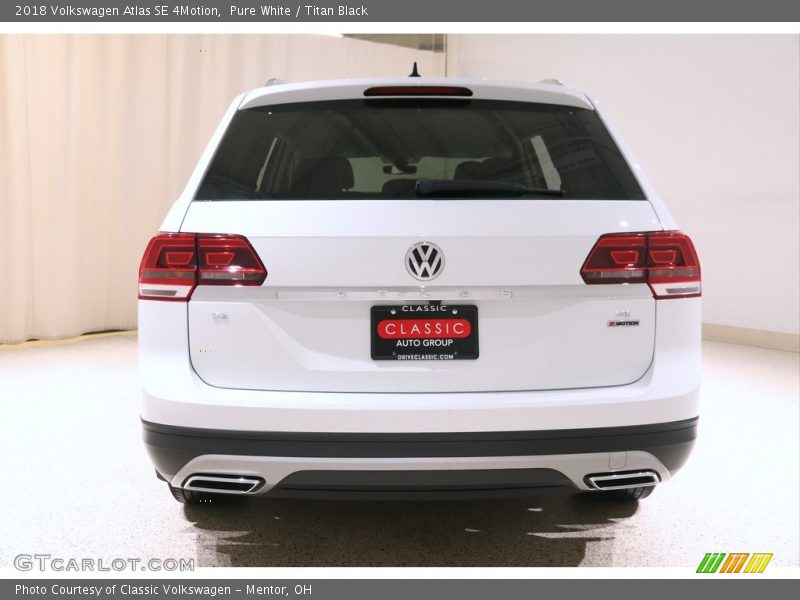 Pure White / Titan Black 2018 Volkswagen Atlas SE 4Motion