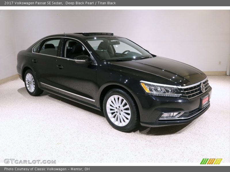 Deep Black Pearl / Titan Black 2017 Volkswagen Passat SE Sedan