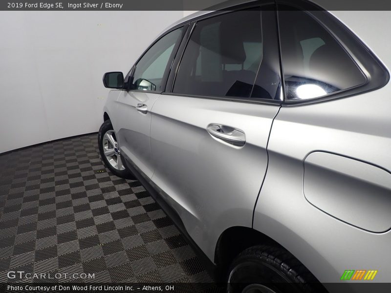 Ingot Silver / Ebony 2019 Ford Edge SE