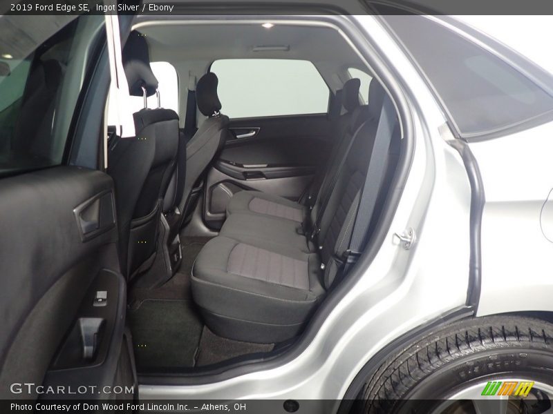 Ingot Silver / Ebony 2019 Ford Edge SE