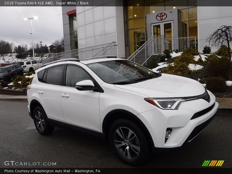 Super White / Black 2018 Toyota RAV4 XLE AWD