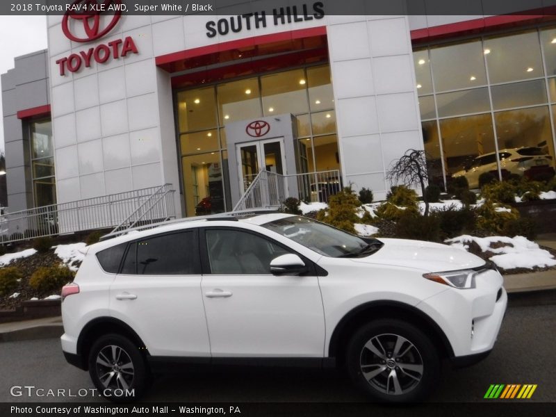 Super White / Black 2018 Toyota RAV4 XLE AWD