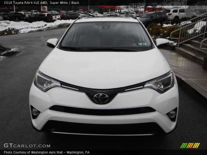 Super White / Black 2018 Toyota RAV4 XLE AWD