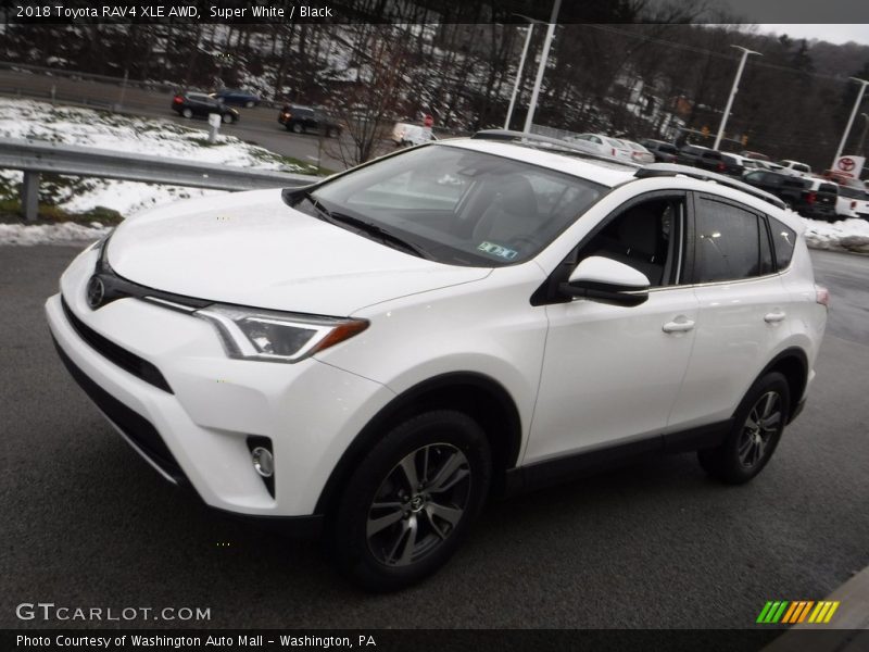 Super White / Black 2018 Toyota RAV4 XLE AWD