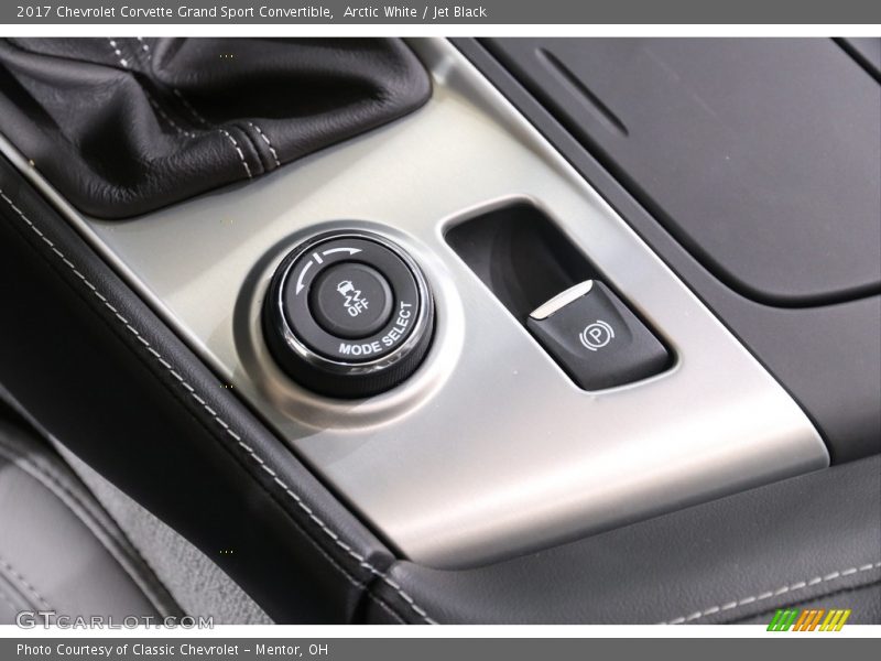 Arctic White / Jet Black 2017 Chevrolet Corvette Grand Sport Convertible