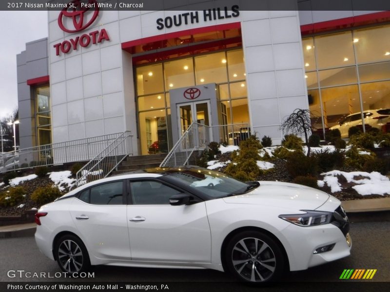 Pearl White / Charcoal 2017 Nissan Maxima SL