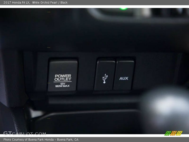 White Orchid Pearl / Black 2017 Honda Fit LX