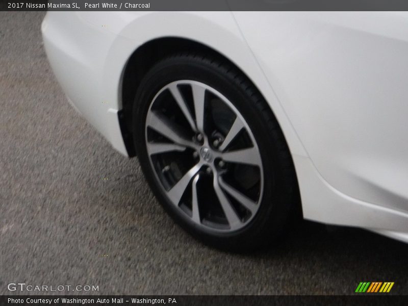 Pearl White / Charcoal 2017 Nissan Maxima SL