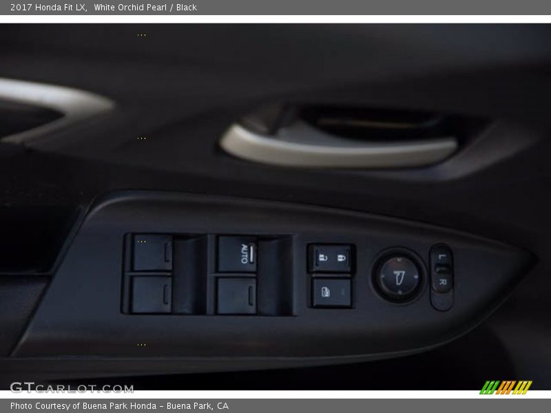 White Orchid Pearl / Black 2017 Honda Fit LX