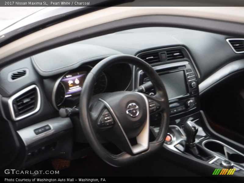 Pearl White / Charcoal 2017 Nissan Maxima SL