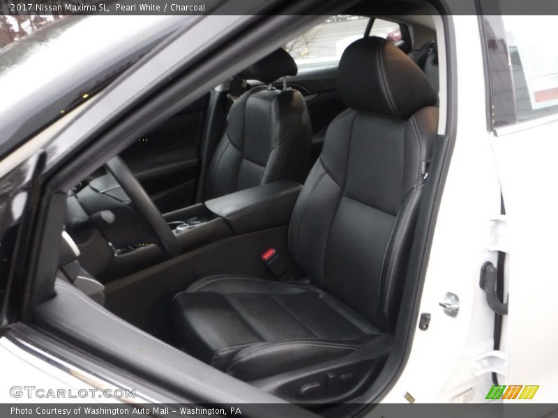 Pearl White / Charcoal 2017 Nissan Maxima SL