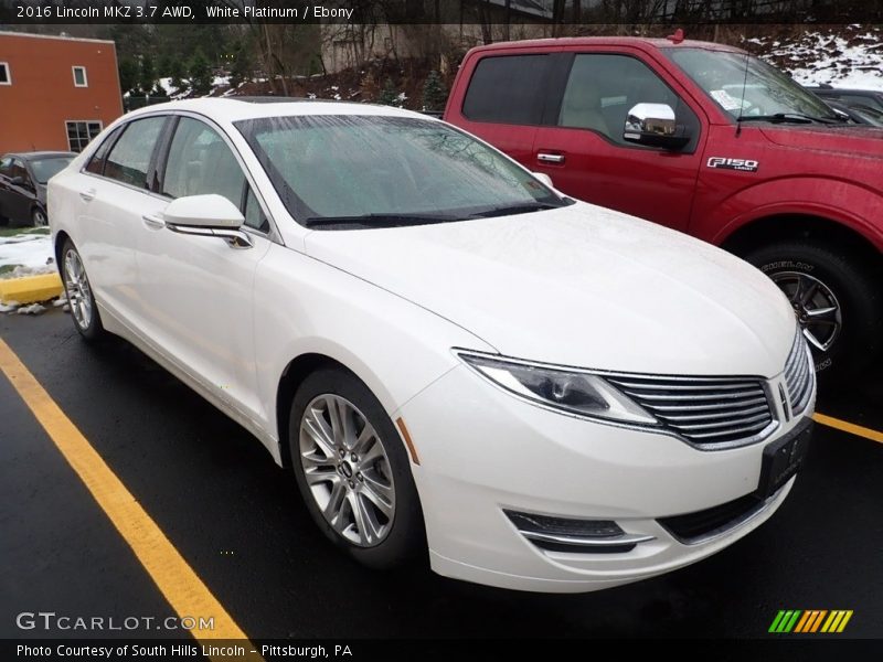 Front 3/4 View of 2016 MKZ 3.7 AWD