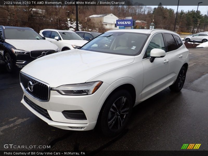 Crystal White Metallic / Blonde/Charcoal 2021 Volvo XC60 T6 AWD Momentum
