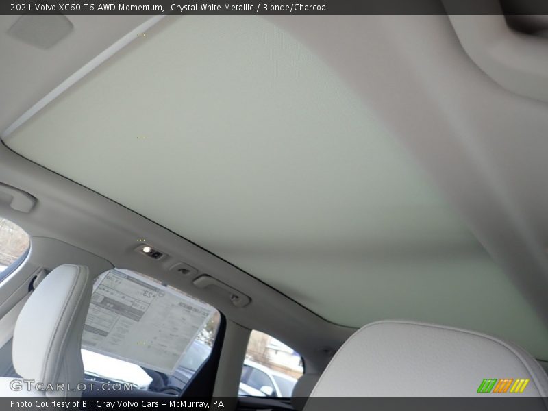 Crystal White Metallic / Blonde/Charcoal 2021 Volvo XC60 T6 AWD Momentum
